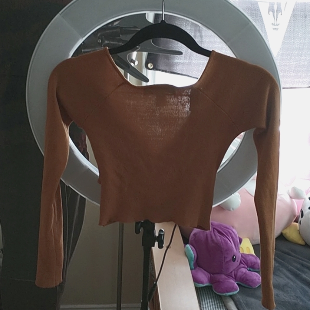 Crop top - Picture 2 of 2